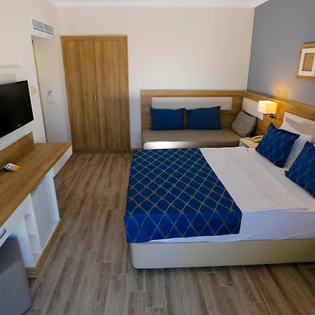 & מלון מרמריס