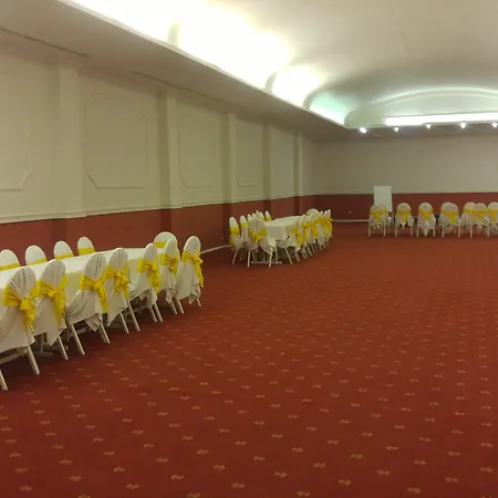 Hotel &