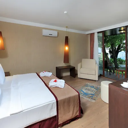 & Hotel 5*