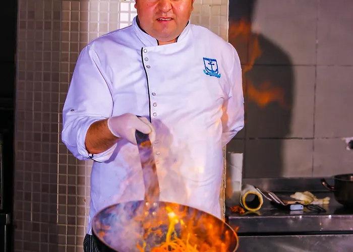 & מלון מרמריס